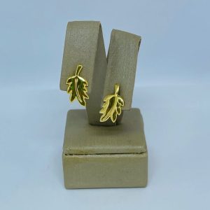 BRINCO FOLHA ORGANICO BANHO DOURADO