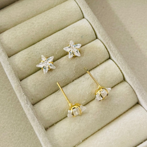 BRINCO ESTRELA 8MM BANHO DOURADO