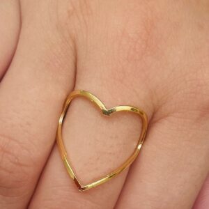 ANEL CORACAO VAZ. G. BANHO DOURADO