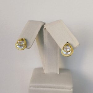 BRINCO GOTA VAZ. C/ ZIRC. BANHO DOURADO