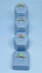 ANEL CRUCIFIXO CRAV. CORES BANHO DOURADO