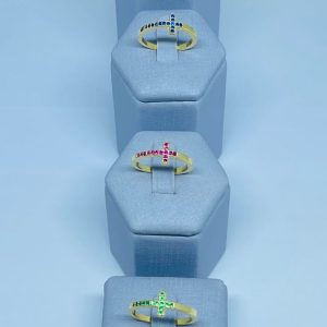 ANEL CRUCIFIXO CRAV. CORES BANHO DOURADO