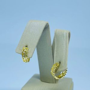 ARGOLA GRANDE PREENCHIDA DE CORACOES BANHO DOURADO