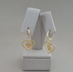 ARGOLA PENDUREZA CORACAO VAZ E FRIZ BANHO DOURADO